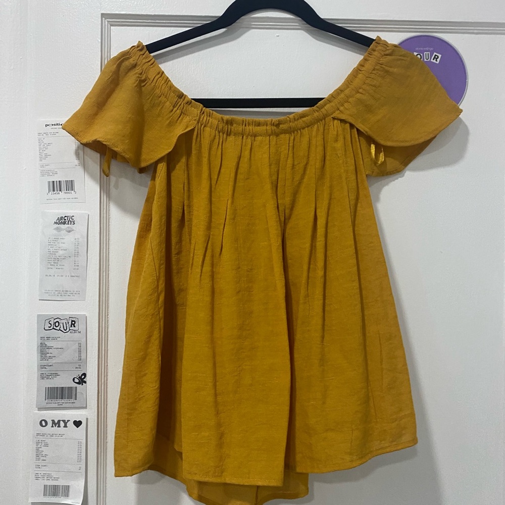 speed limit medium yellow top with long back side
